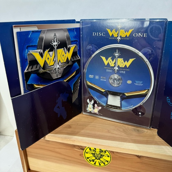 Voltron Defender Of The Universe Collection Blue Lion Tin Case 3 Disc DVD Set - Picture 7 of 9